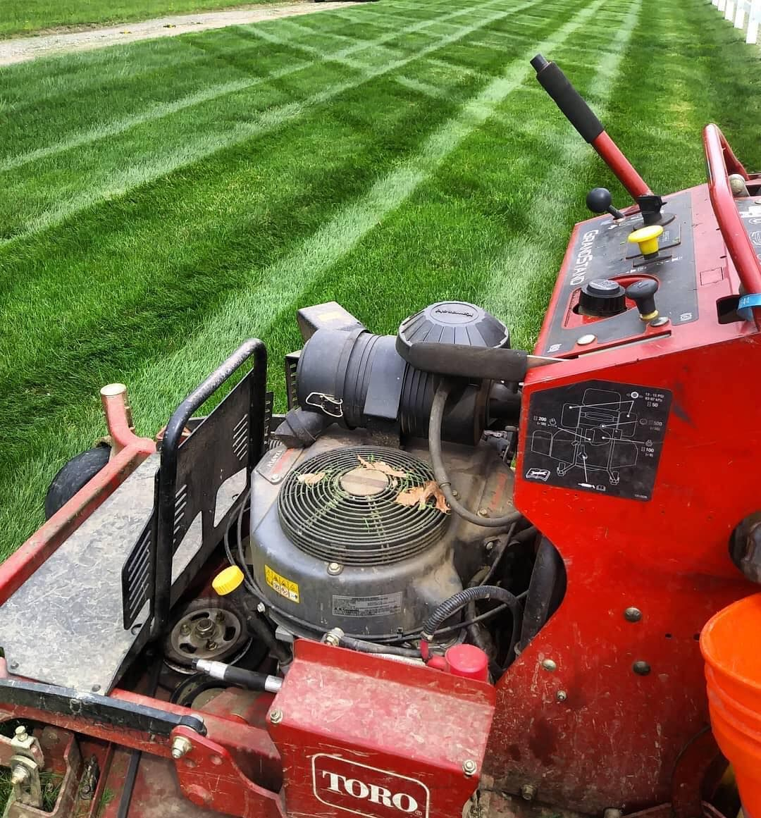 SanDimasAce's tweet photo. Perfection is what you can expect when you own Toro products. Have you ever seen such perfect stripes? Swing by San Dimas Ace Hardware to get yours! 

📸: @hensels_lawncare | https://t.co/J0s35xaPRa https://t.co/kHywn12yrH