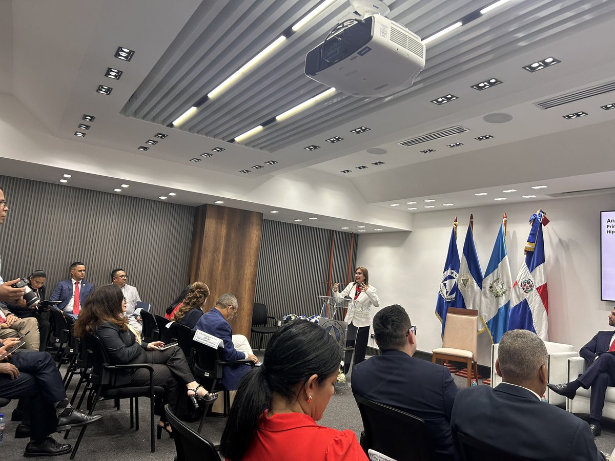 La actividad sobre los beneficios y oportunidades de la hipoteca centroamericana en el mercado inmobiliario de la República Dominicana suena muy relevante y útil. La integración y el desarrollo económico son esenciales para el progreso de Centroamérica y República Dominicana.
