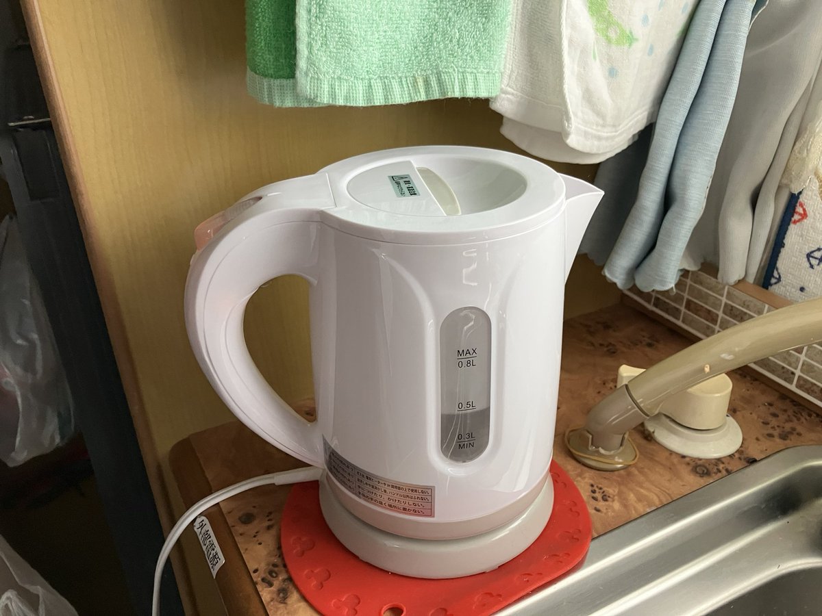 bakkasu299's tweet photo. バッテリーが充実した分電気を遠慮なく使える。照明が欲しいなと思っていたところにLED照明を付けてみた。一晩で平均60〜70ah位の使用かな。また一つ生活が豊かになった気がする。
#renogy
#renogysolar
#ヒート機能付きリン酸鉄リチウムイオンバッテリー
#キャンプ
#キャンピングカー
#jb490 https://t.co/K1H0VNb4pW