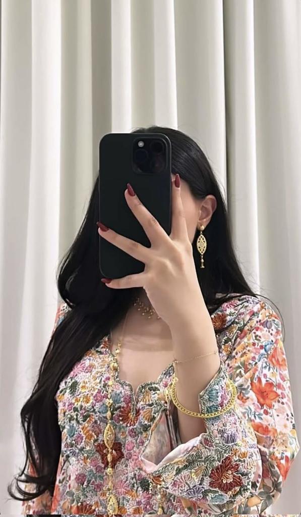 العز لاهل العز  طبايع  وعادات 
والذل  عاده  للـــنفوس الدنيه 

والعُرف نخوه والمحبه محطات
والطيب  دايم  بالــقلوب النقيه  ❤️❤️