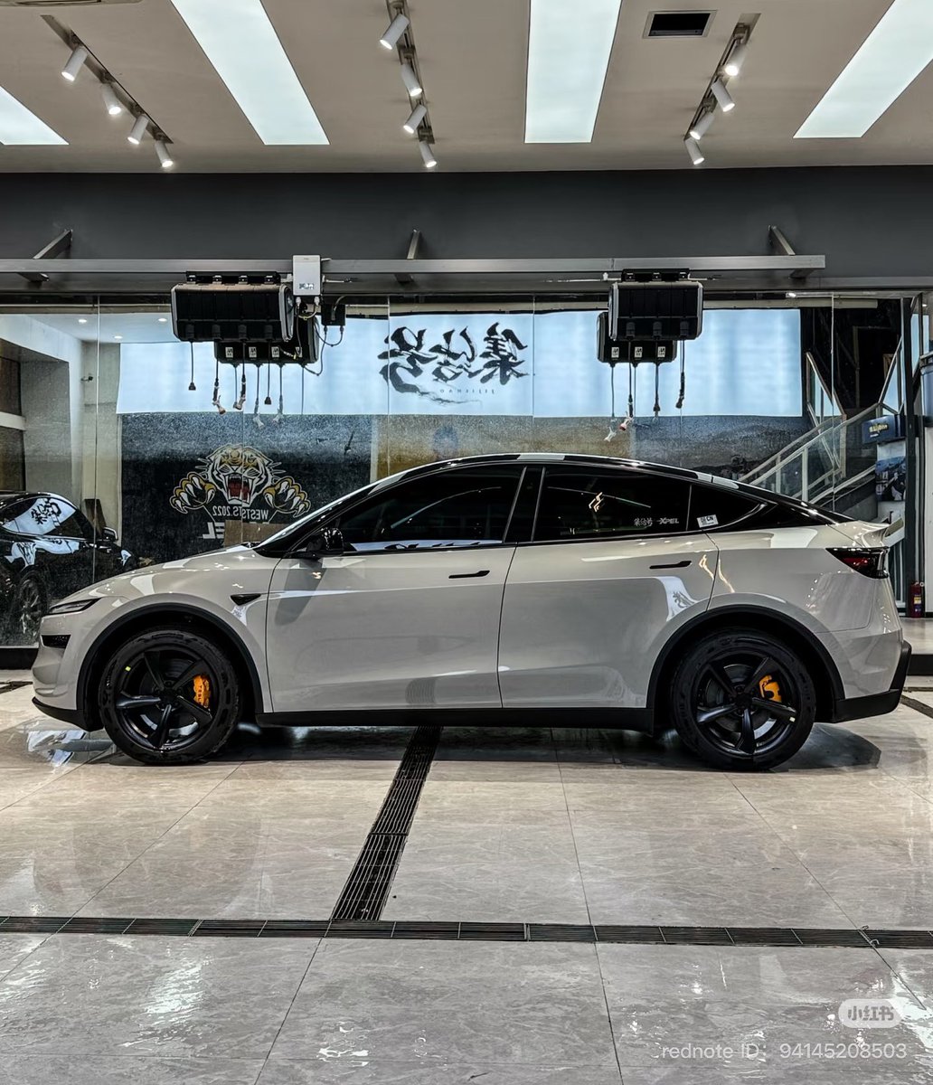 The Tesla Newswire tweet media