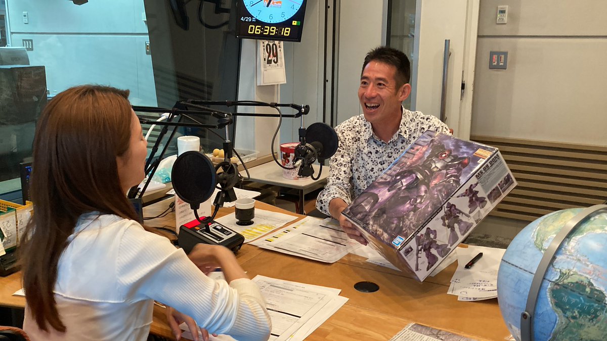 ohapaso's tweet image. リサイクルショップで
ガンダムのドムを見つけた藤崎アナ✨

「これで、もし中身入ってなかったら
どうしよう…🥲」となぜか？不安で
まだ開封できていません😂

#ABCラジオ #藤崎健一郎 #板垣菜津美