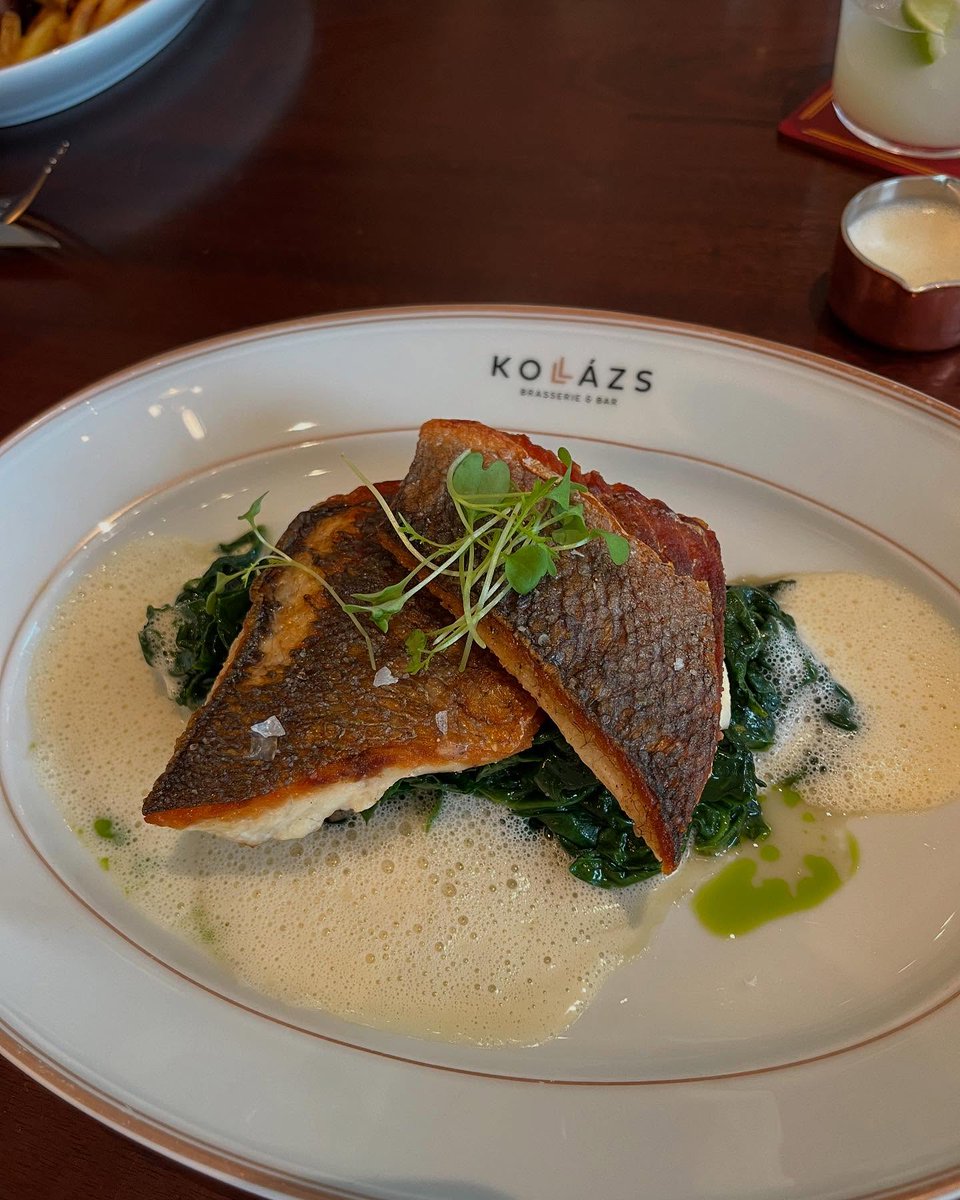 🦪 Super fresh oysters, tender steaks and the sea bass that you can’t miss