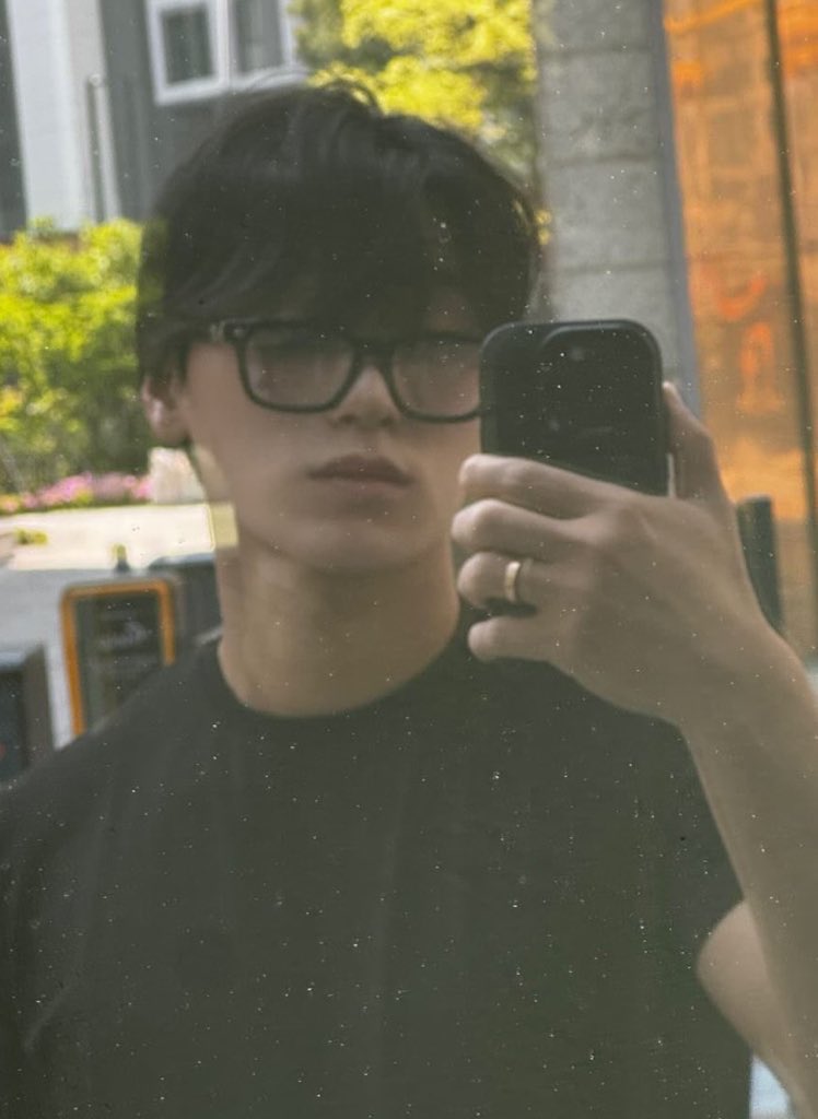 Using this pic to distract you in case I lose my cool due to stress 🫶