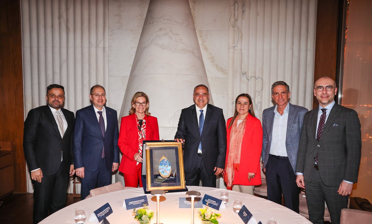 TODAY: Exciting exchanges of <a href="/ITUSecGen/">Doreen Bogdan-Martin</a> with Turkiye’s telecom sector leaders! <a href="/Turkcell/">TURKCELL</a>, <a href="/TR_Vodafone/">VodafoneTR</a>, and <a href="/TurkTelekom/">Türk Telekom</a> are advancing meaningful connectivity

Discussions highlighted affordable 5G access, AI deployment, and advancing gender diversity across the digital ecosystem