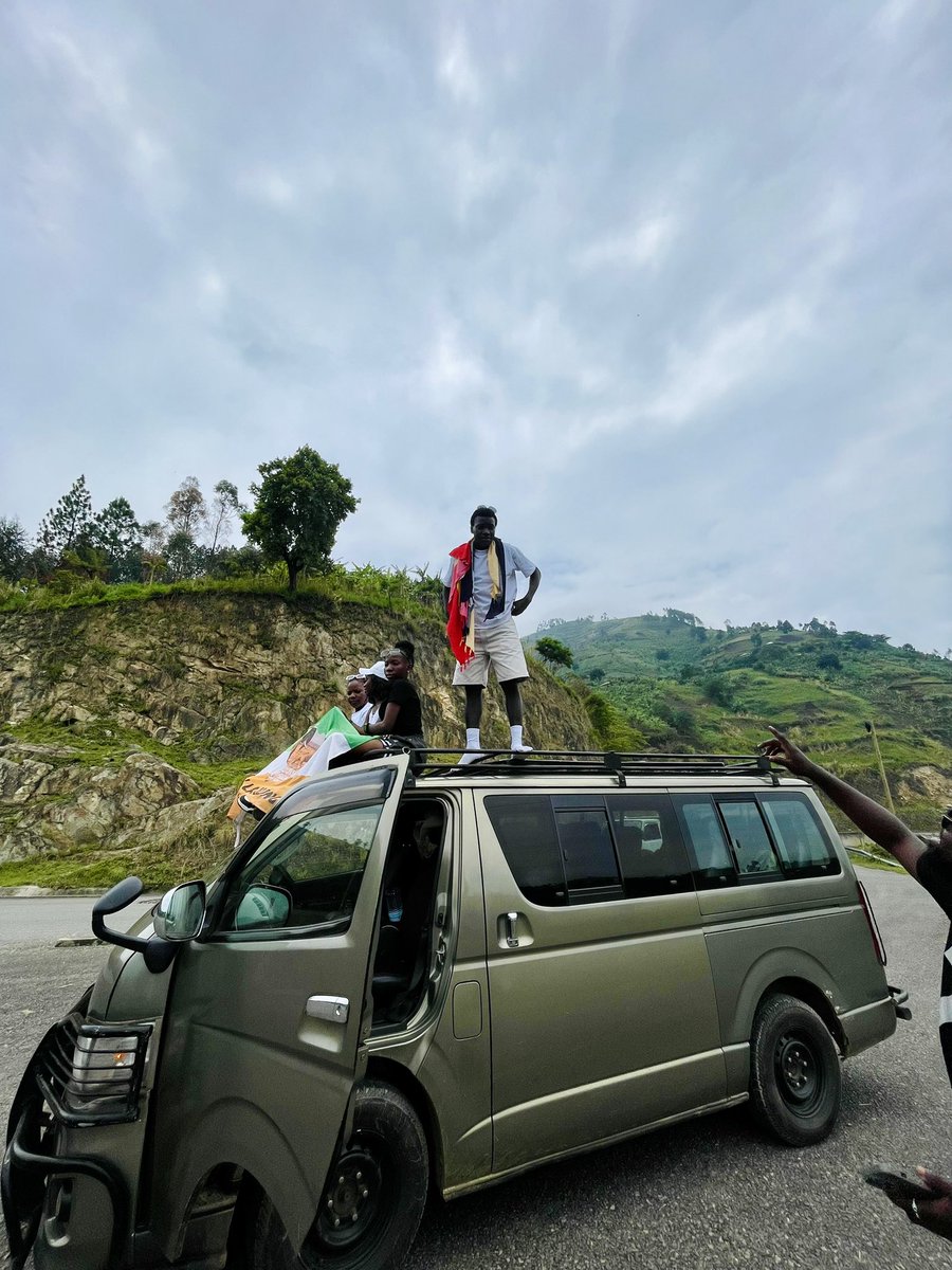All Travel Enthusiasts ,nature lovers,let’s adhere real quick 
#ExploreUganda 
#TouristFamily