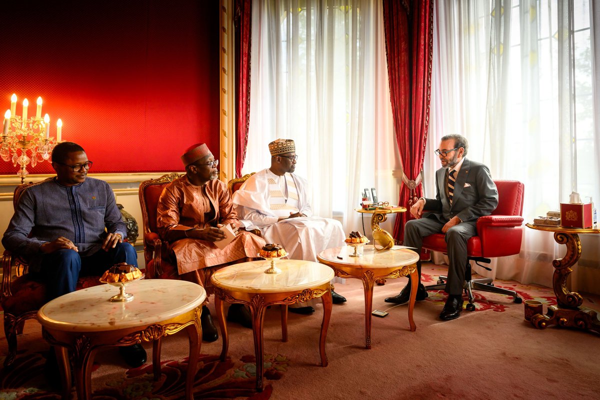 MarocDiplomatie's tweet photo. Sa Majesté le Roi Mohammed VI, que Dieu L'assiste, a reçu en audience, lundi au Palais Royal de Rabat, les Ministres des Affaires étrangères des trois pays de l'Alliance des États du Sahel
🔗https://t.co/xlYkBal4BO https://t.co/tWIInZfTUl