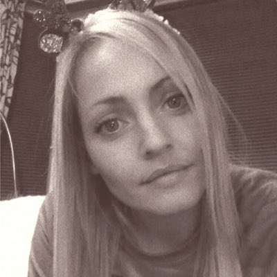 AlysonCaine's tweet photo. #NewProfilePic https://t.co/gGH88sXNrE