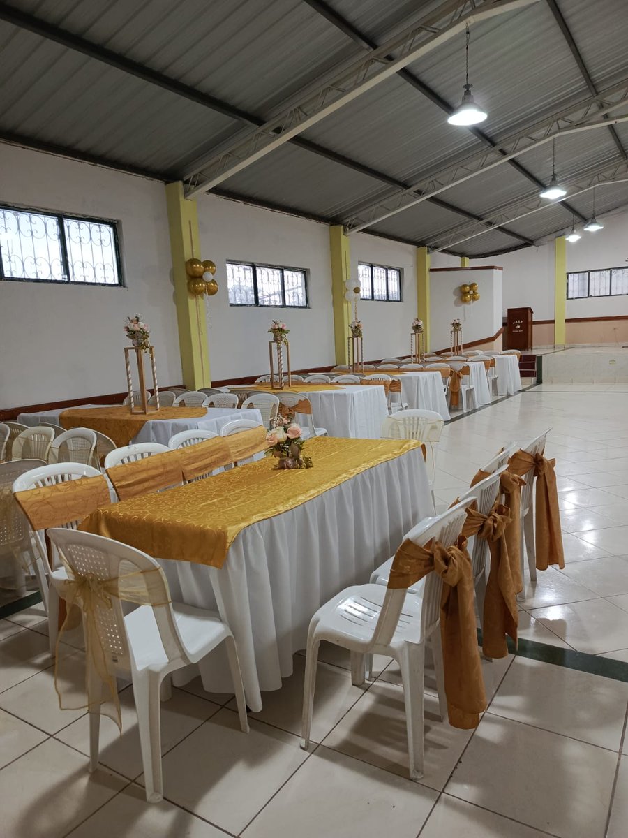 VVictoria0418's tweet photo. 📷 ¡Variedades Victoria transforma tus sueños en realidad! Nos sentimos honrados de haber organizado un evento de matrimonio inolvidable en la hermosa parroquia de Cristóbal Colón.  Visítanos en la ciudad de San Gabriel - Carchi frente a la iglesia Matriz. https://t.co/ztCTRXHnzh