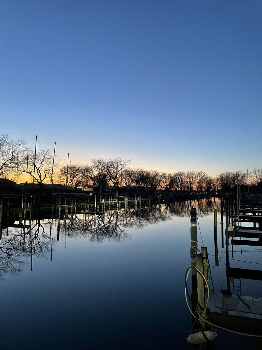 🌊💧 Supporting Lake Erie Communities with NOAA Tools! John McClure and Nayethzi Hernandez from #CIGLR visited North Cape Yacht Club to talk HABs, share decision-support tools developed with <a href="/NOAA_GLERL/">NOAA Great Lakes Environmental Research Laboratory</a>, and gather feedback from local boaters and recreators.🌿🚤 #GreatLakes