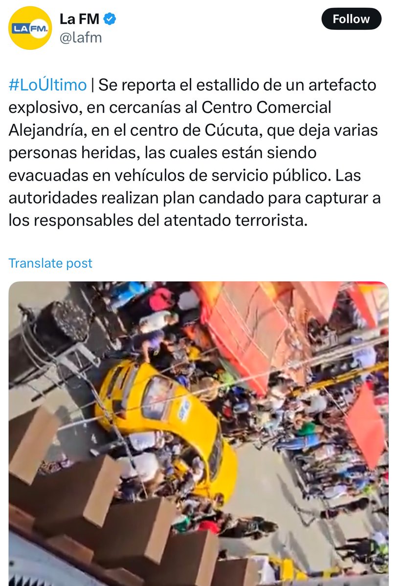 MiguelUribeT's tweet photo. Hace una hora se presentó un atentado en Cúcuta con múltiples heridos. 

Hace 5 minutos Petro escribió un tuit contra los medios.

Quien gobierna no tiene al país como prioridad. https://t.co/mHDsLhinoS
