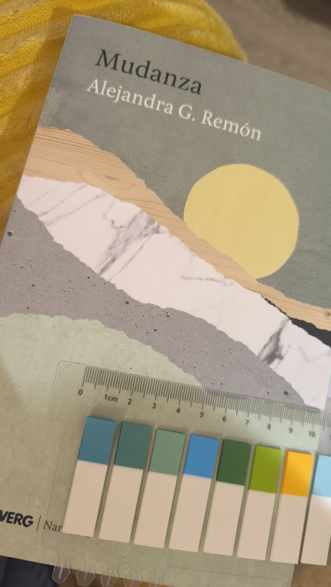 Ayer dije que ojalá tener tiempo para leer, pero la verdad es que no me refería exactamente a esto... Pero ya que ha pasado lo he aprovechado, que pena que haga falta un #apagón para que tengamos tiempo más allá de las obligaciones para estas cosas