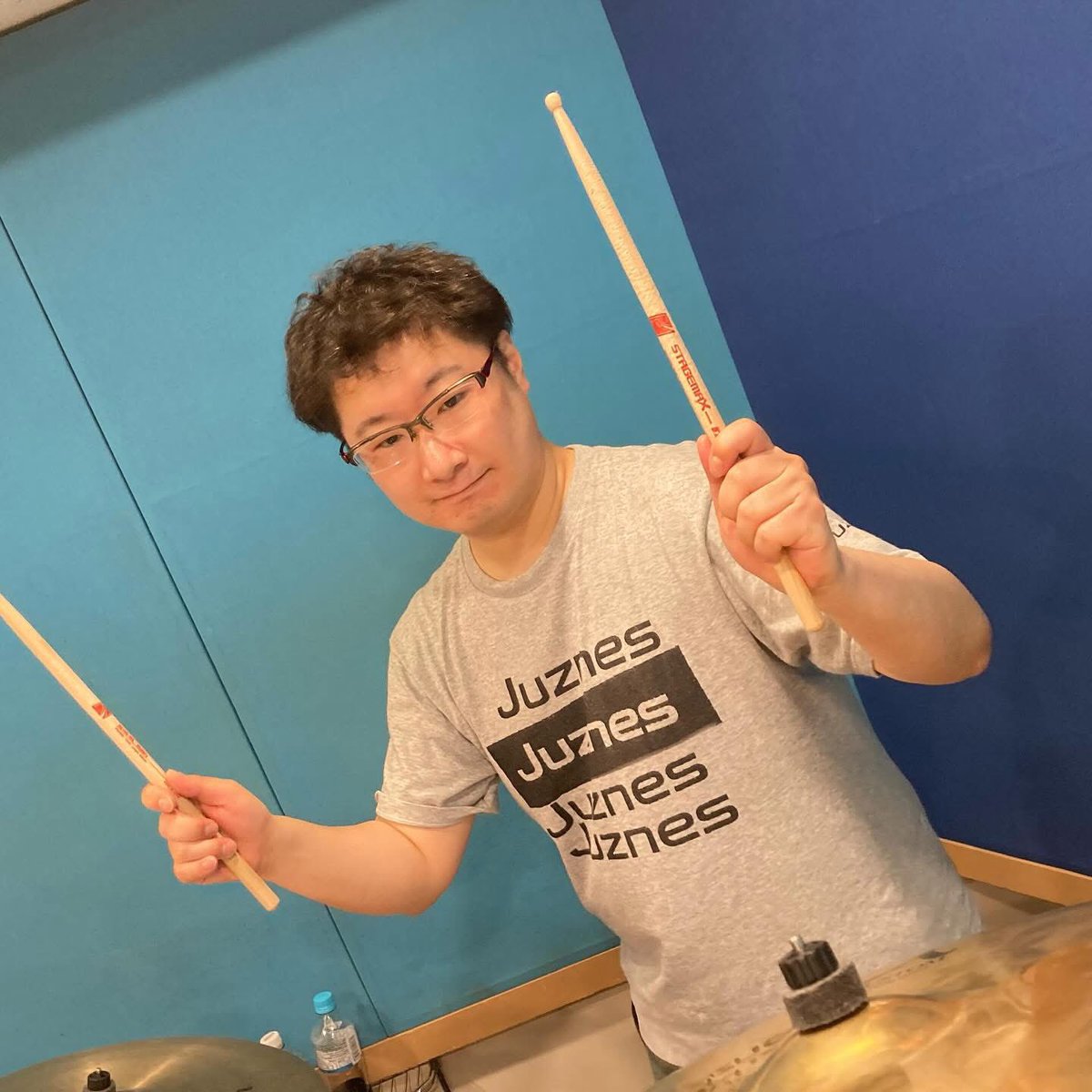 Juznes_Official's tweet photo. 4/27日曜日はバンド練習でした！
次のライブは6月28日（土）
渋谷La.mamaです。
詳細は追ってお知らせします⚡️

https://t.co/NZHiXCUaez https://t.co/jD1NmqBqL8