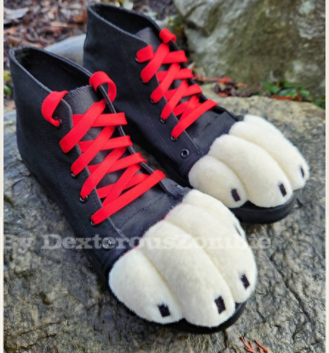 Open for 3 pawshoe commission slots

Last opening until July 

First come first serve
Payment: PayPal
Shipping fees 
No deadlines

Dm with info filled out

Shoe color:
Shoe size:
Faux fur color:
Toe style: canine/feline/other
Claws: yes/no
Shoelace color: