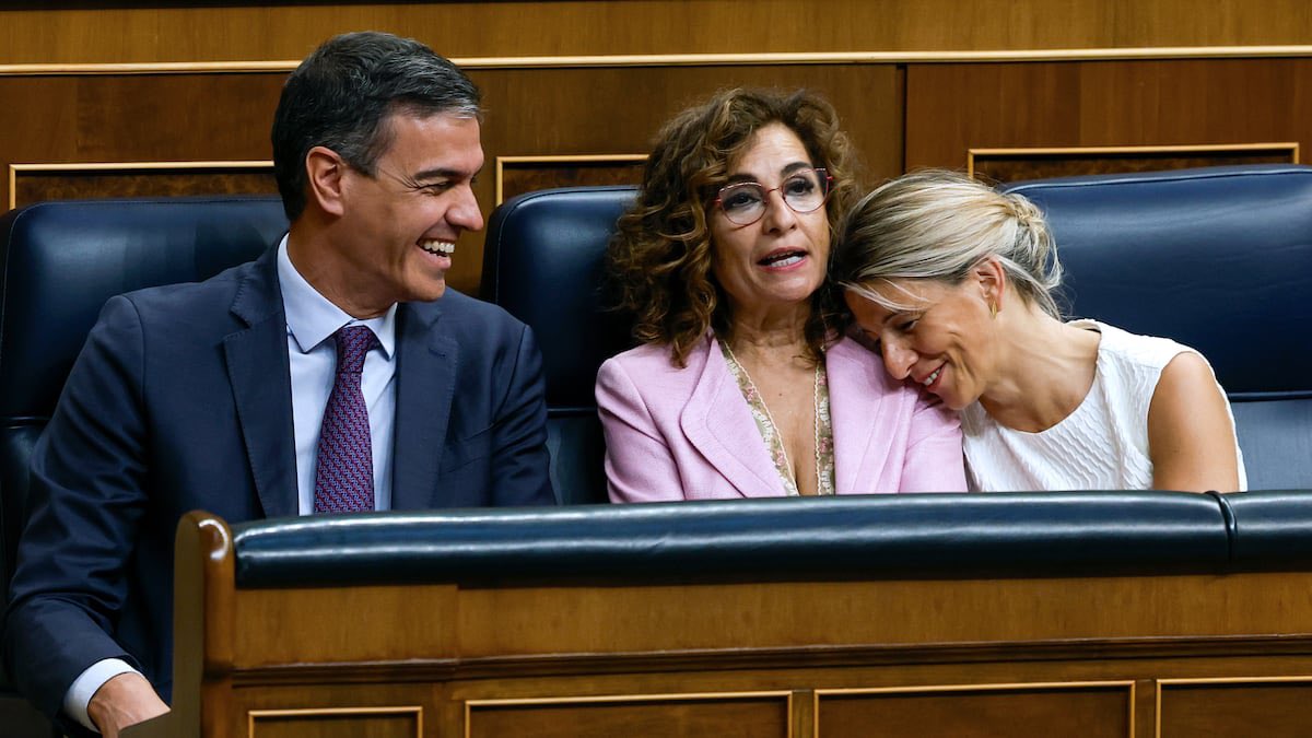 porelcule's tweet photo. 3 hurras por el Comité de expertos energéticos.
#apagon #SinLuzespana #sinlu #apagón https://t.co/d2ATRjo6Fc