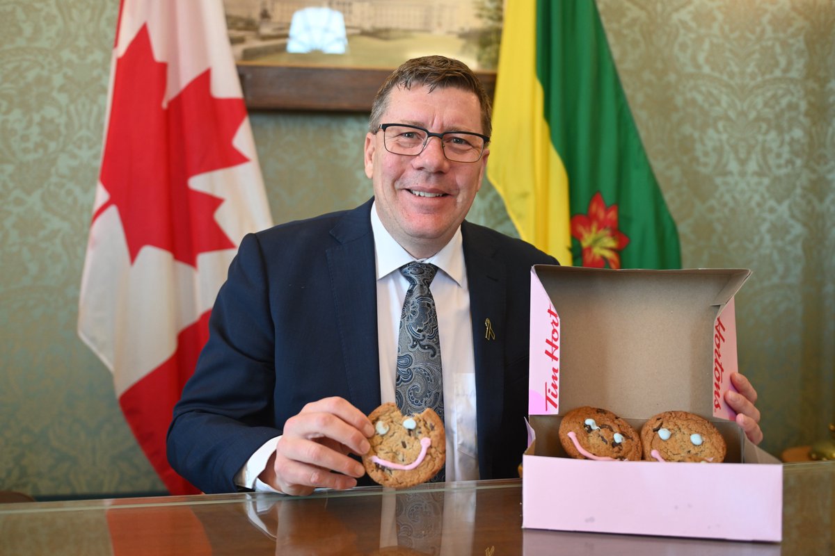 Scott Moe (@premierscottmoe) on Twitter photo Nothing goes better with a coffee than a Smile Cookie.
This morning, I was proud to support the amazing work Tim Hortons does each year, helping local charities in need — one smile at a time. Nothing goes better with a coffee than a Smile Cookie.
This morning, I was proud to support the amazing work Tim Hortons does each year, helping local charities in need — one smile at a time.
