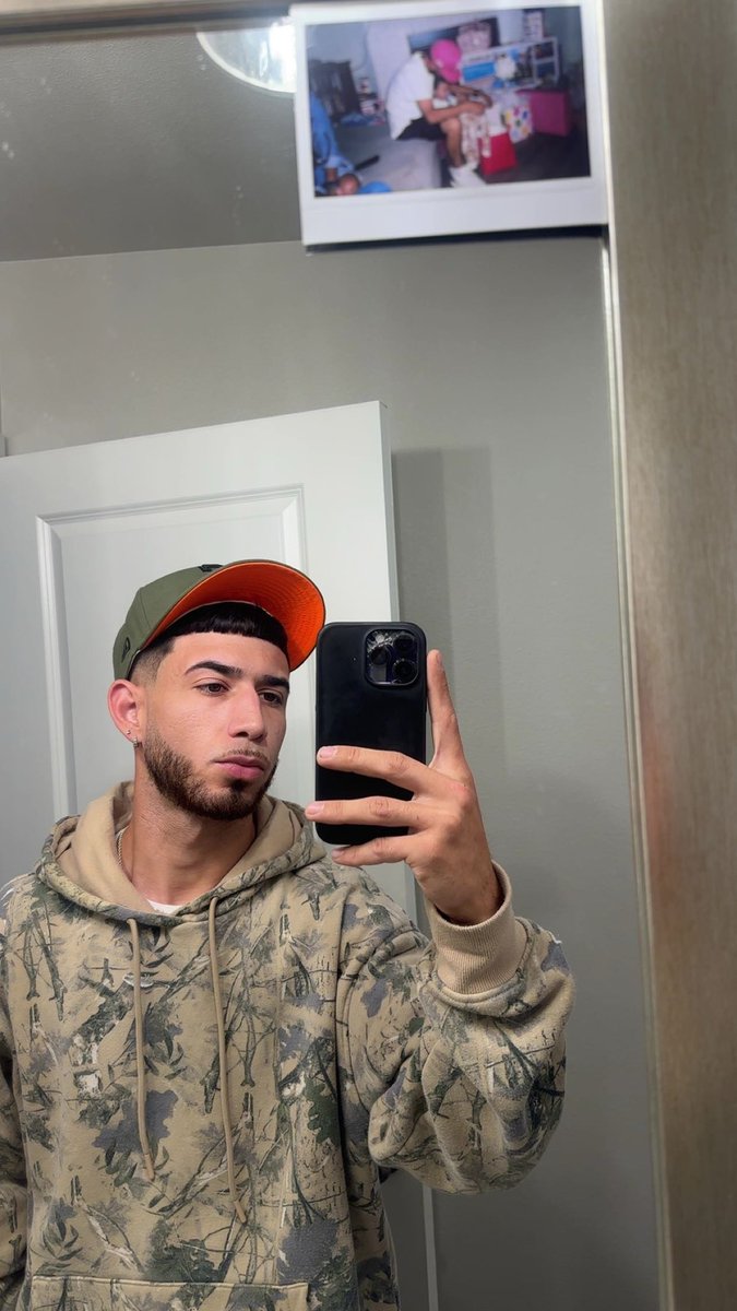 austinnr_'s tweet photo. Still ‘ aroundd 📳 https://t.co/fWdJMInyVz