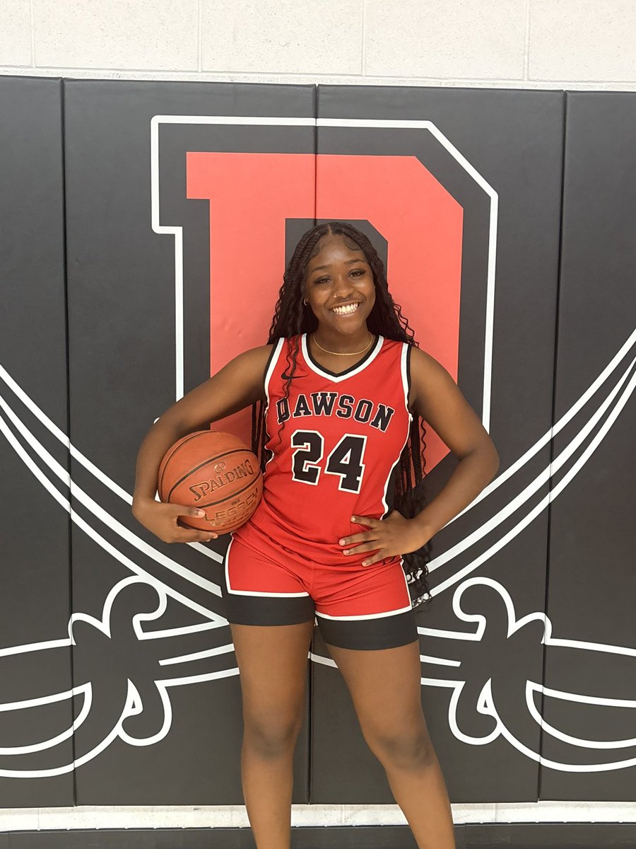 nyashia_barnes's tweet photo. Go Buccs? thank you coach Webber for a amazing visit I had such a great time! @DCC_LadyHoops 🤍❤️ #uncommitted #offer https://t.co/GFMh7t13cJ