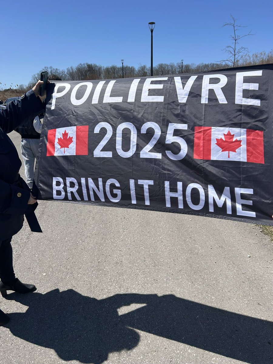 REWoman's tweet image. I personally know of 7 people who rarely vote ~ they went today and voted Team Blue.  People want change.  #BringItHome 💙