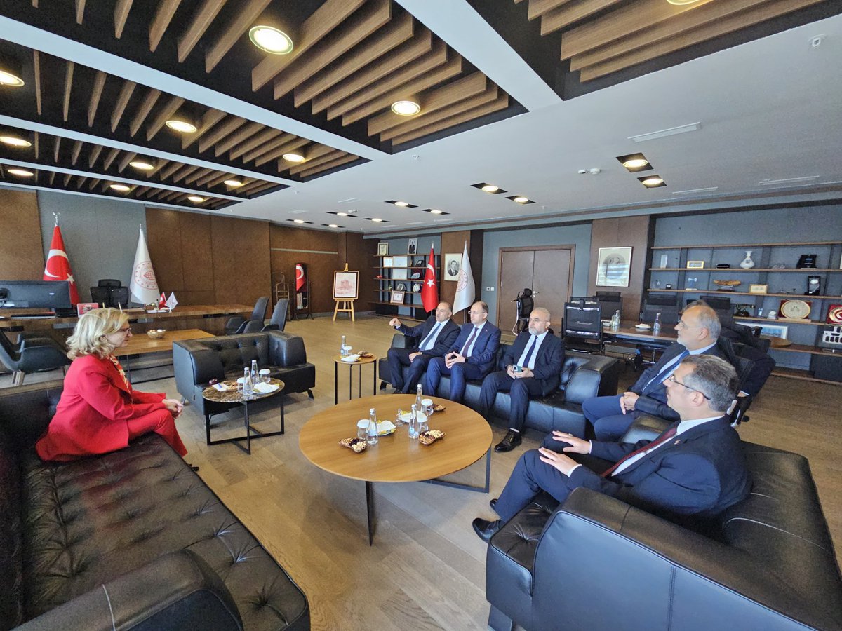 TODAY: <a href="/ITUSecGen/">Doreen Bogdan-Martin</a> praised BTK’s proactive engagement in shaping a resilient and innovative future for Türkiye, and their strong contribution to the global agenda, during a meeting with <a href="/oakaragozoglu/">Ömer Abdullah KARAGÖZOĞLU</a>, BTK Chairman, and the Board.