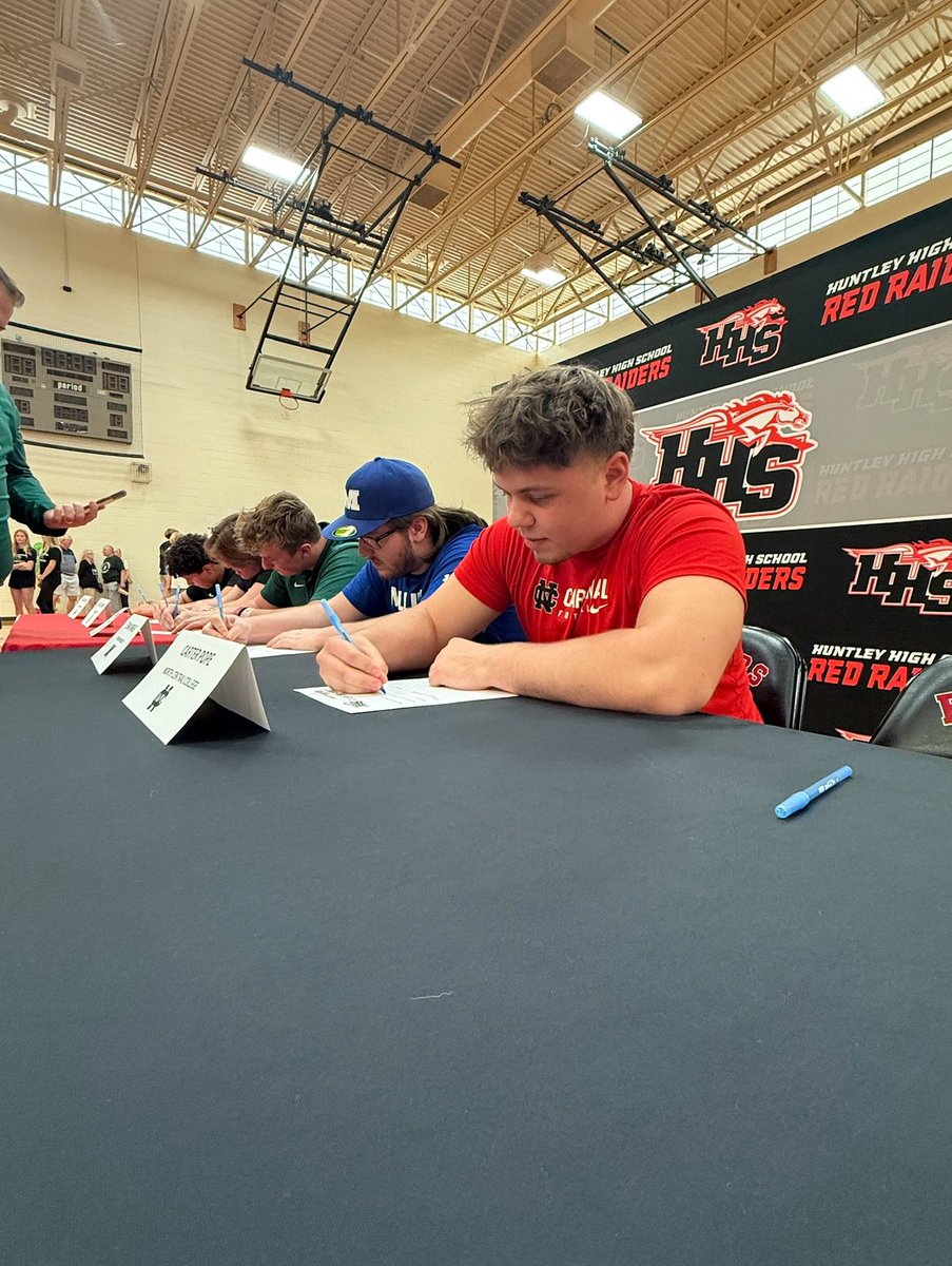 CarterPope95's tweet photo. It’s official! Blessed to be going to such a great program. Definitely will miss these guys! @Naymo23 @HuntleyFB @CoachWark @football_ncc https://t.co/d5d8kdYP8d