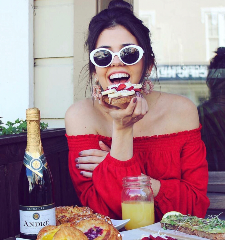 A brunch and bubbs kind of day 🍾🍩⁣