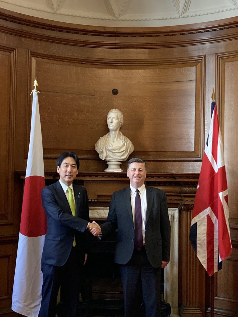 Pleased to accompany 🇯🇵Minister Kiuchi for his meeting with 🇬🇧Minister Alexander.  Enjoyed productive discussions on economic security, and confirmed close 🇯🇵🇬🇧cooperation into the future 👍