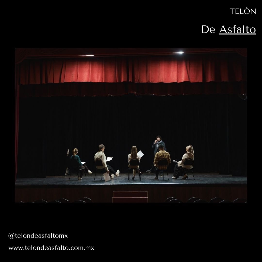 “El teatro necesita que los personajes que aparezcan en la escena lleven un traje de poesía y al mismo tiempo que se les vean los huesos, la sangre”
Federico García Lorca
Poeta y dramaturgo español
#teatro #arte #telon
