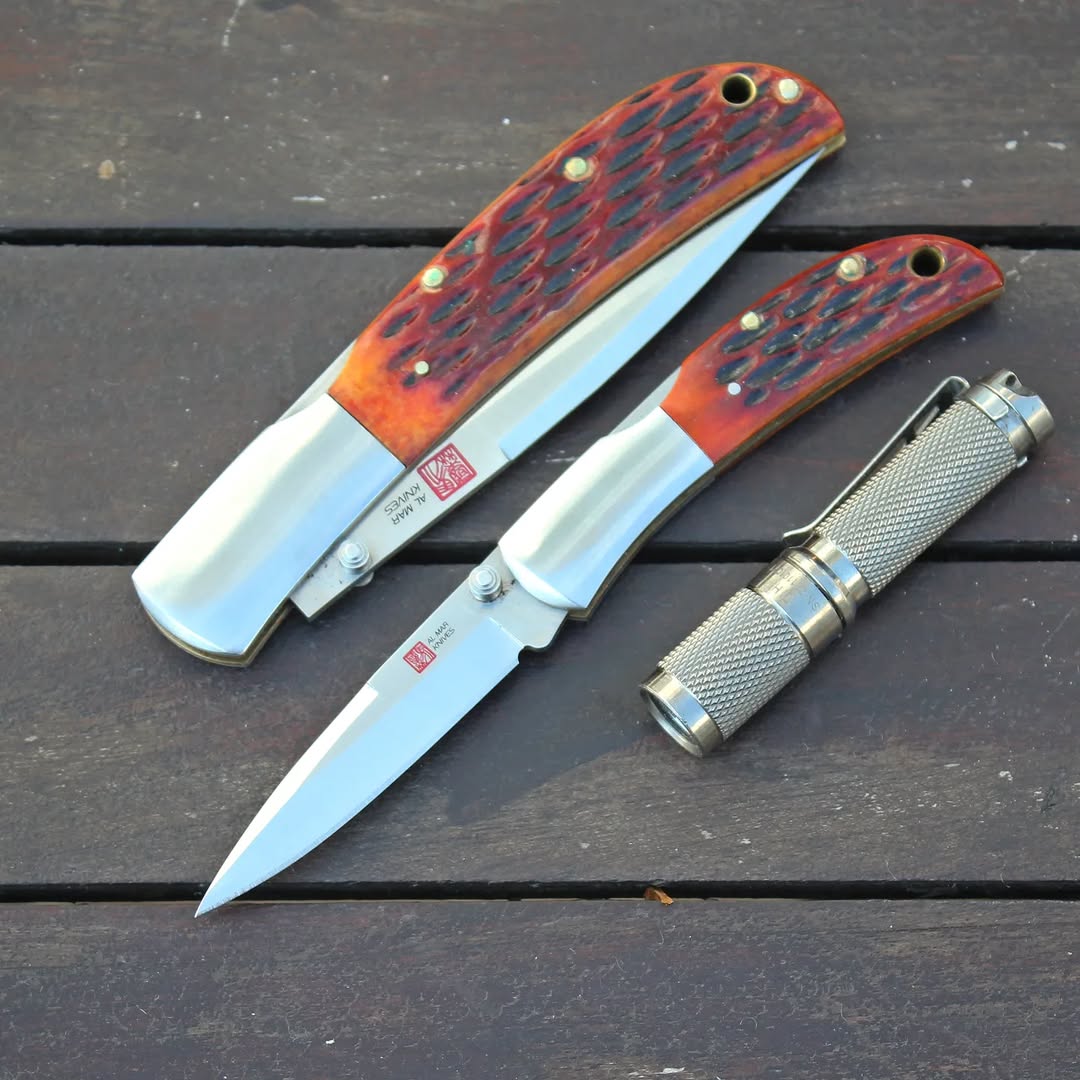 almarknives's tweet photo. The details matter. And our Honey Jigged Bone gets them right.

Shop now: https://t.co/cDXsryfEWu

📸: @knivesandbikes

#AlMarKnives #SERESeries #EDC #TheWarriorsEdge https://t.co/quInhNZrrl