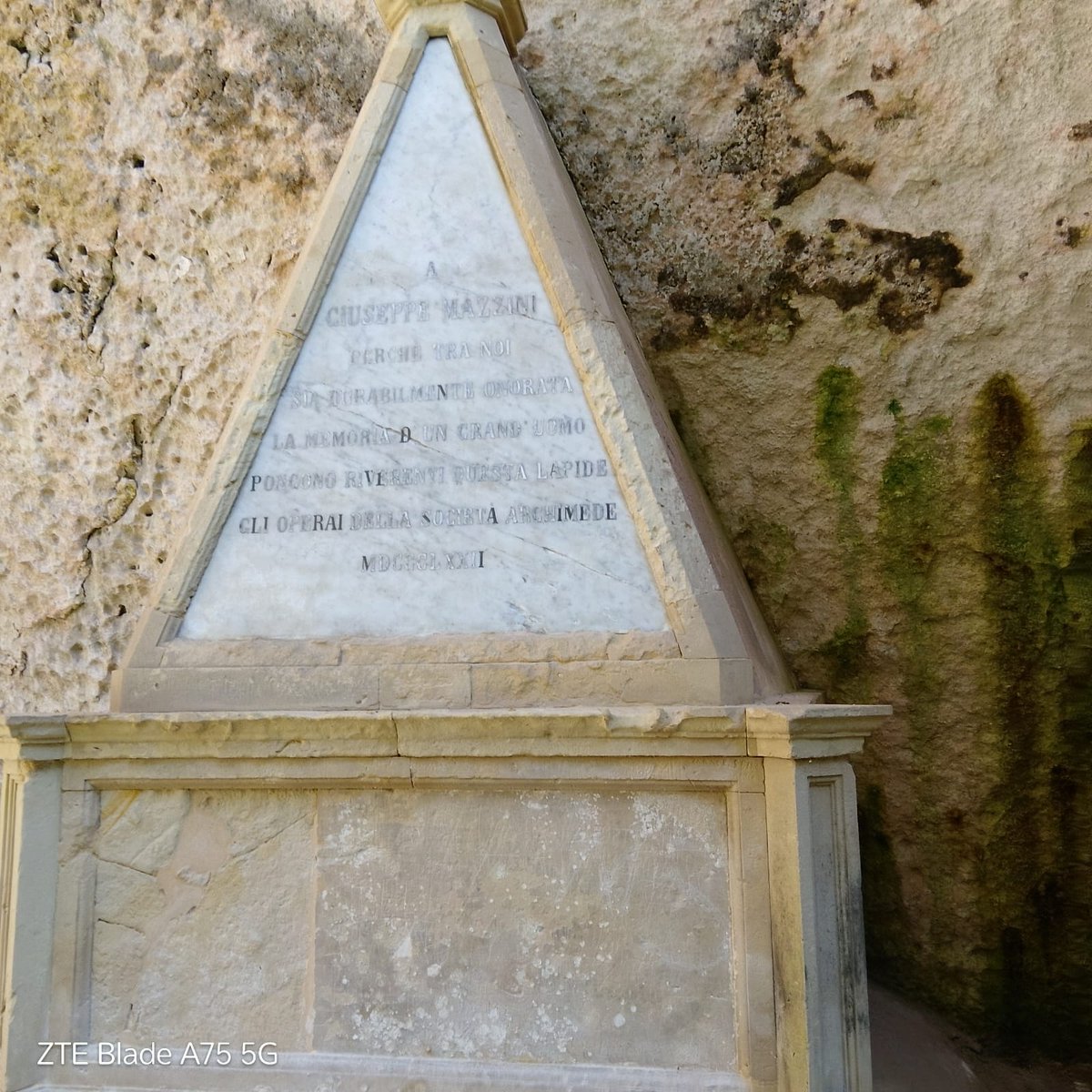 McaLentini's tweet photo. Monumento a Giuseppe Mazzini (1872). https://t.co/vh6BVr9ogo