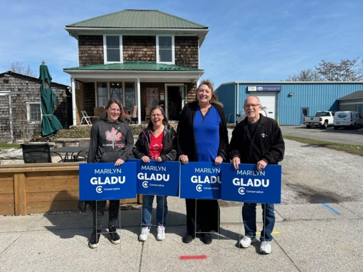 darkstartron's tweet image. Boomers ready for Change!! 
#VoteConservative #Election2025