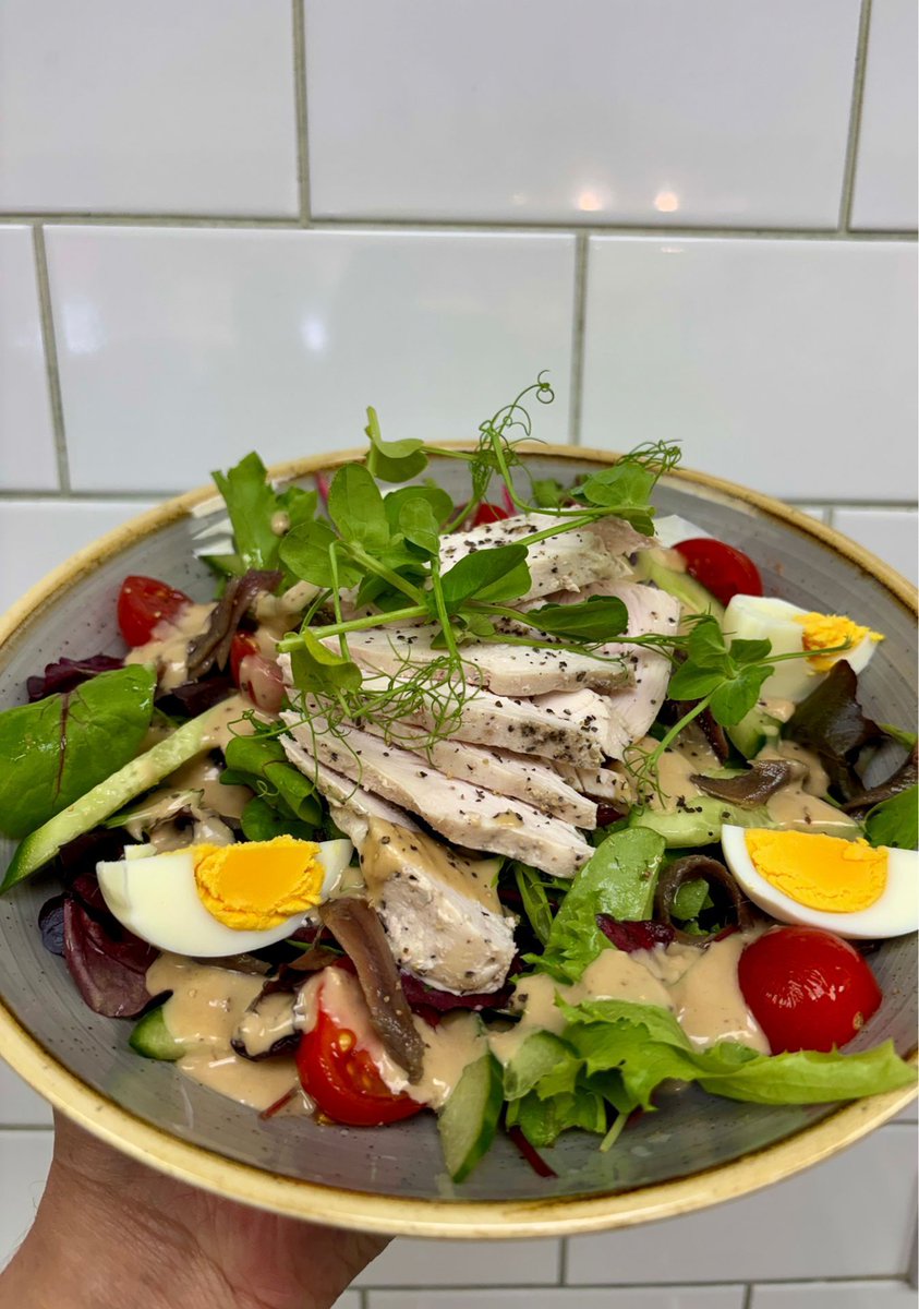 CHICKEN CAESAR SALAD – FLYING OUT THE KITCHEN! 🥗🐔

Did you know you can enjoy a delicious Chicken Caesar Salad at our Instow Café? We pile it high with tender, locally sourced free-range chicken, Black Dog boiled eggs, crisp salad, parmesan, and a rich, creamy Caesar dressing.