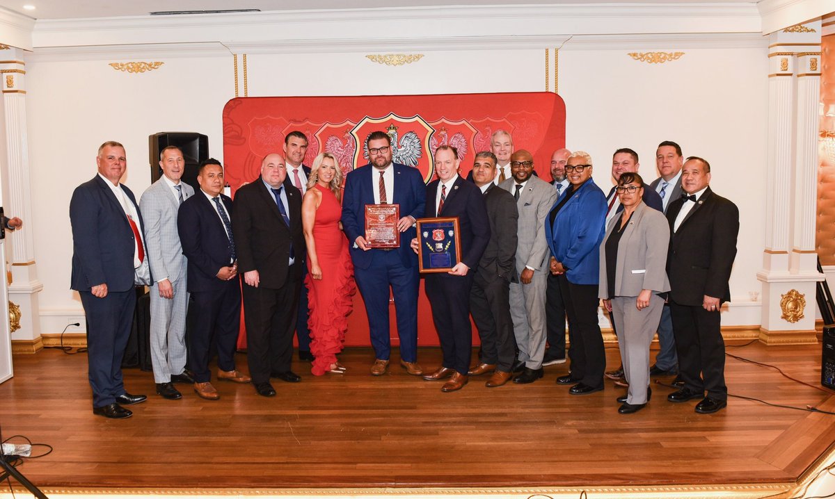Deputy Commissioner Employee Relations Lisa White (@nypddcer) on Twitter photo Commissioner Morgan and I had a great time <a href="/NYPDPulaski/">NYPD Pulaski</a> 6️⃣7️⃣th Annual Dinner Dance! 🇵🇱 Incredible energy, amazing food, and dancing lit up the night. Congrats to all the honorees — and may we always honor the legacy of those we’ve lost, on and off duty. <a href="/NYPDCeremonial/">NYPD Ceremonial Unit</a> Commissioner Morgan and I had a great time <a href="/NYPDPulaski/">NYPD Pulaski</a> 6️⃣7️⃣th Annual Dinner Dance! 🇵🇱 Incredible energy, amazing food, and dancing lit up the night. Congrats to all the honorees — and may we always honor the legacy of those we’ve lost, on and off duty. <a href="/NYPDCeremonial/">NYPD Ceremonial Unit</a>