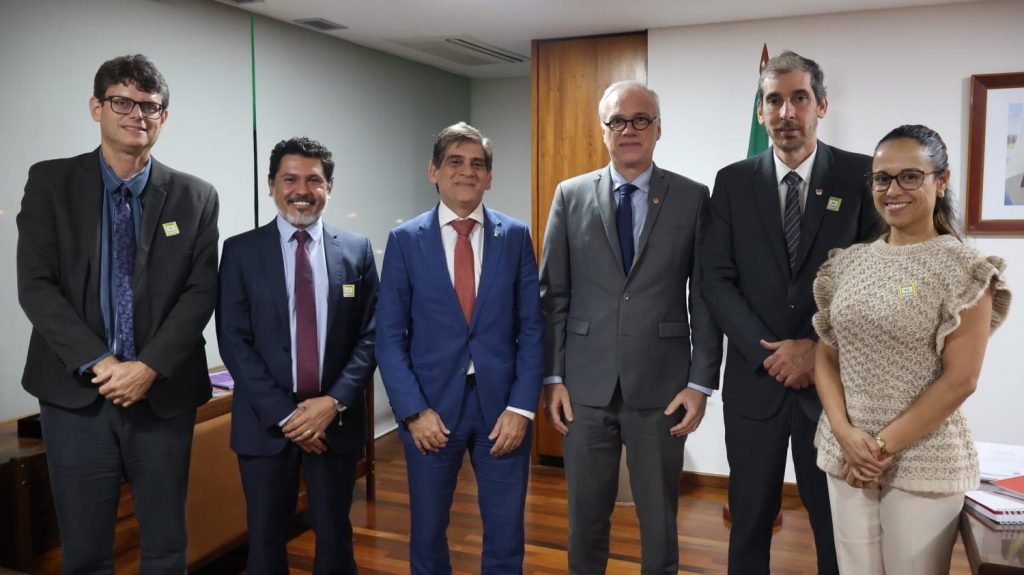 Andifes's tweet photo. Andifes trata de orçamento em reunião com Secretaria de Relações Institucionais do Brasil
https://t.co/U2MOhrYoFG https://t.co/EEYNwl6SSW
