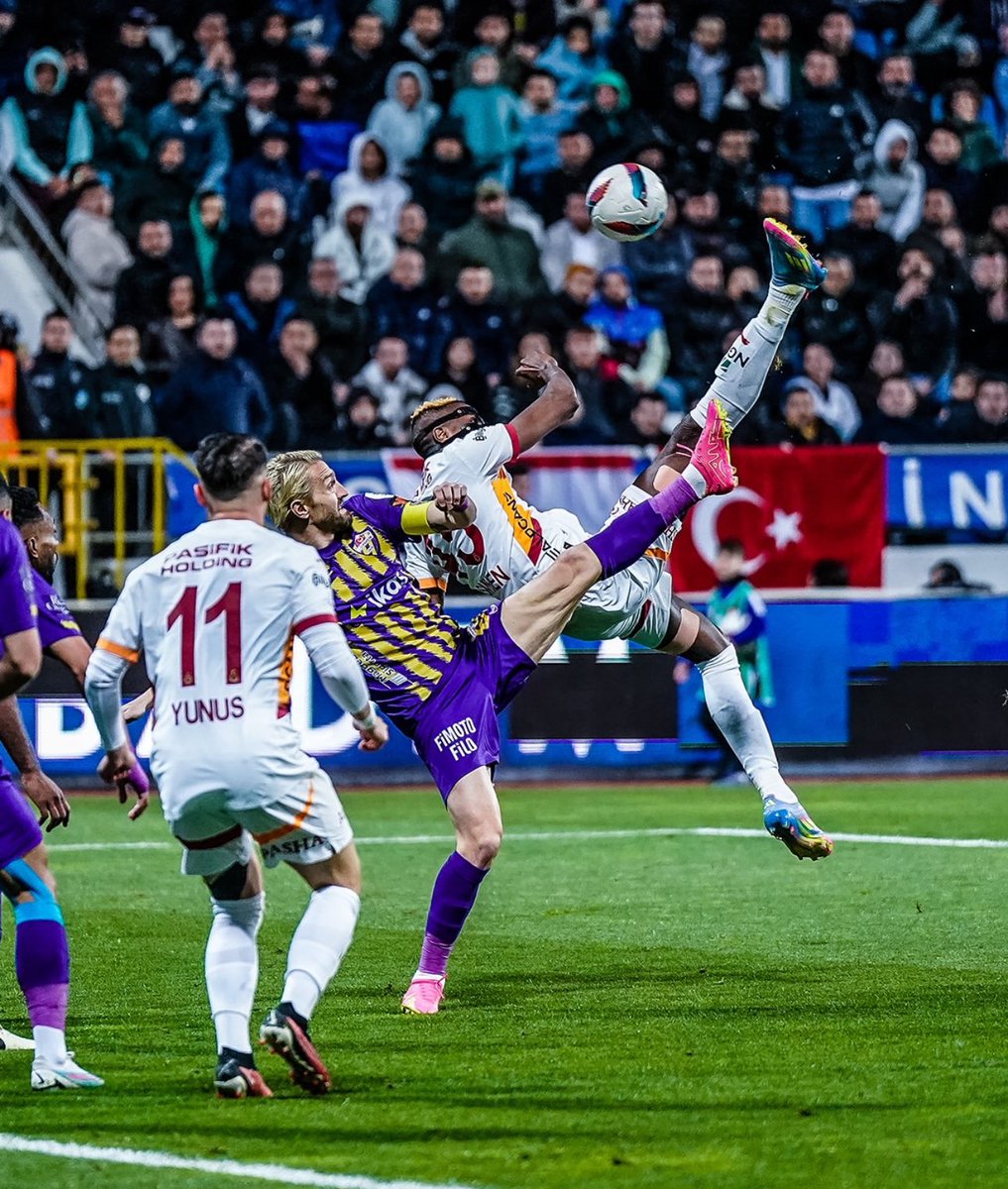 Victor Osimhen (@victorosimhen9) on Twitter photo 