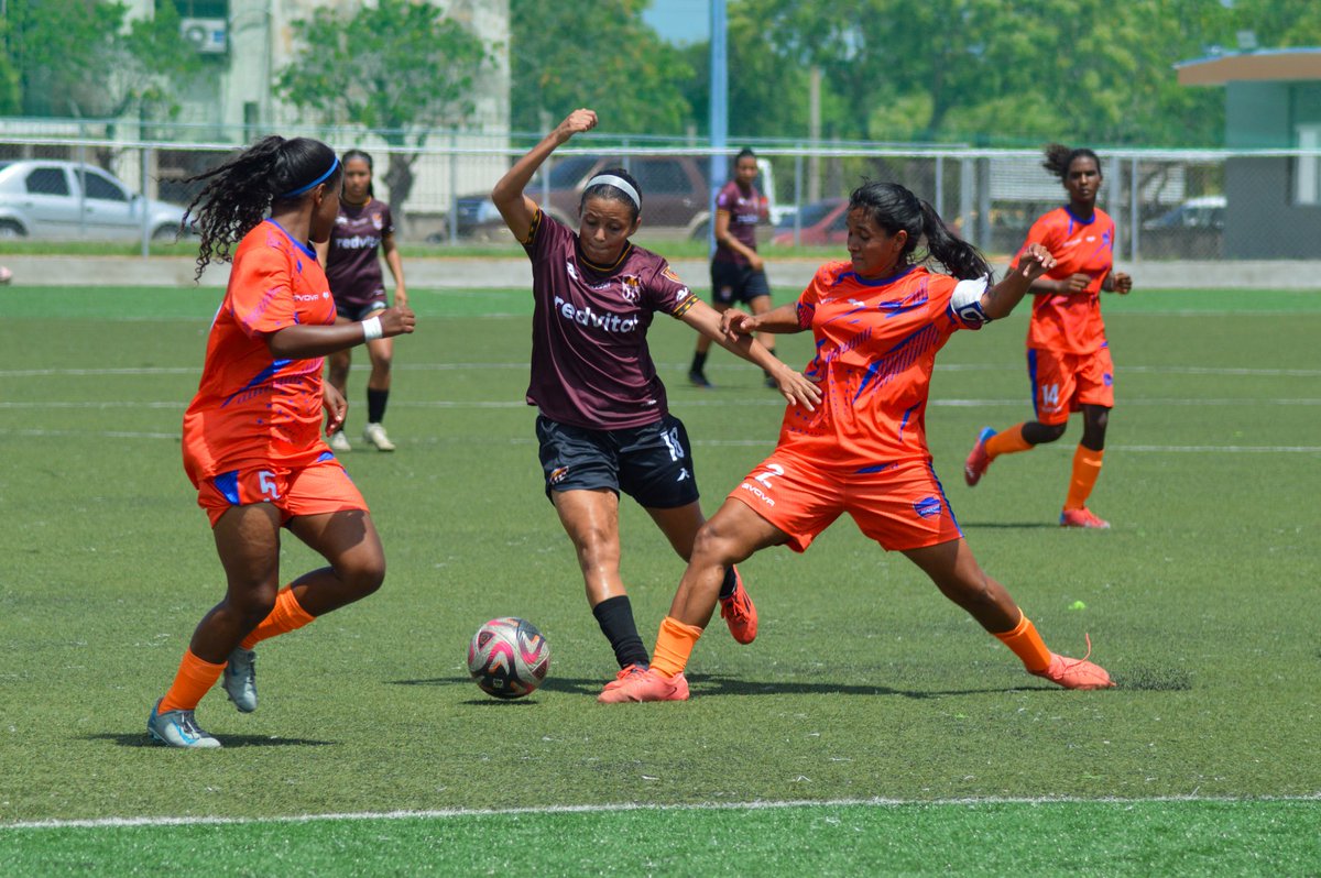 Alegría, goles y emociones a flor de piel= "𝙎𝙚𝙣𝙩𝙞𝙢𝙞𝙚𝙣𝙩𝙤 𝙂𝙧𝙖𝙣𝙖𝙩𝙚" 🫀🇱🇻 🔝

¡𝙑𝙖𝙢𝙤𝙨, 𝘾𝙖𝙧𝙖𝙗𝙤𝙗𝙤! 💪🏻

#LigaFUTVEFEM
#MasGranate 
#EsMomentoDeEllas