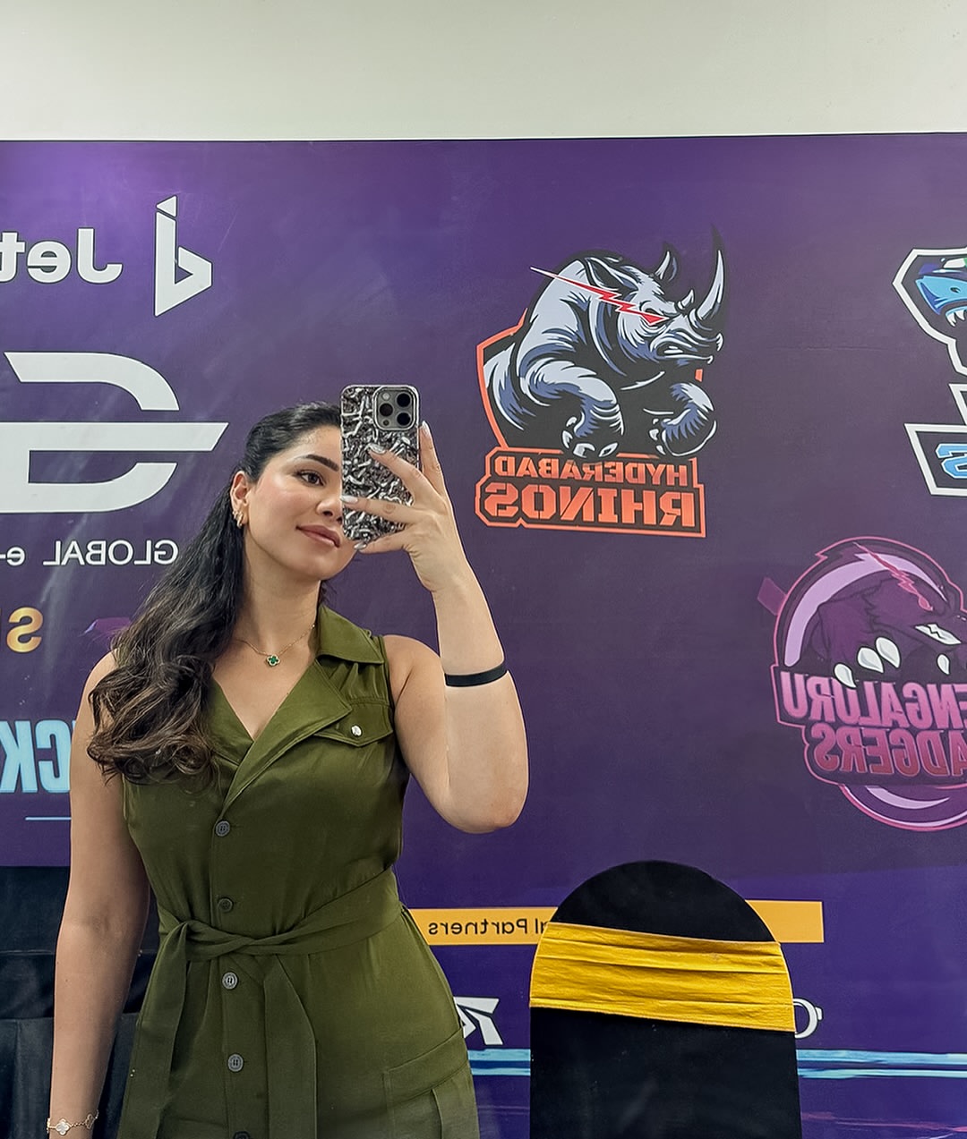 GppCNcDbEAAFEQF?format=jpg&name=large