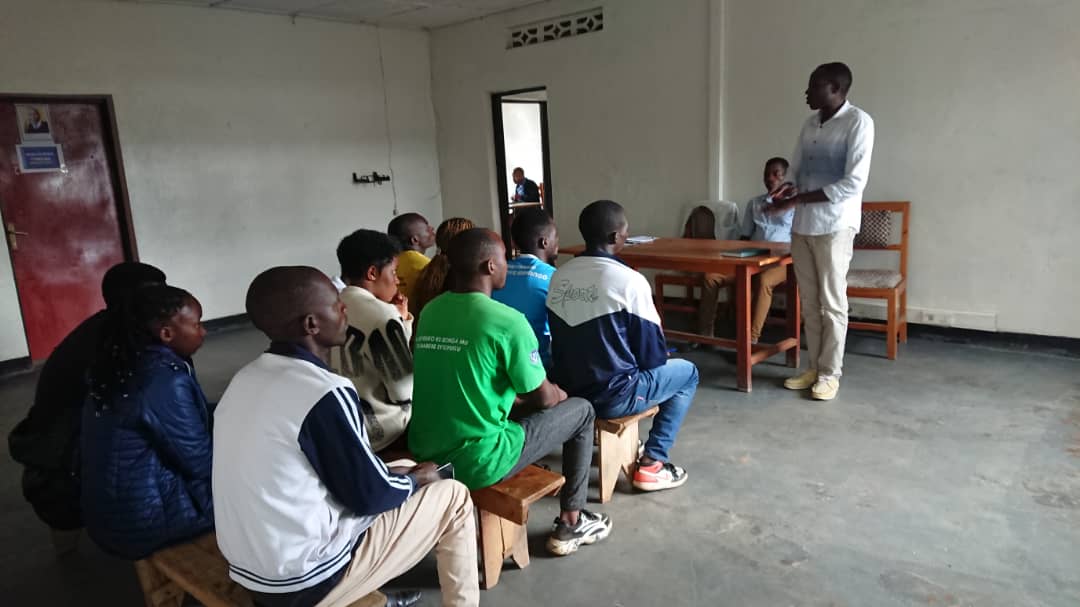 RwandaFizzo's tweet photo. Kuwa 28/04/2025 #Mukarangesector  murwego rwo kwiteza imbere binyuze mumatsinda y'urugagarw'urubyirukorushamikiyek'umuryango @gicumbi_rpf, bashinze istinda ryahawe izina MUKARANGE YOURTH FOR DEVELOPMENT uyumuhigo wa komisiyo y'ubukungu urakomeje mumirenge igize @GicumbiDistrict https://t.co/aBDIlylmGo