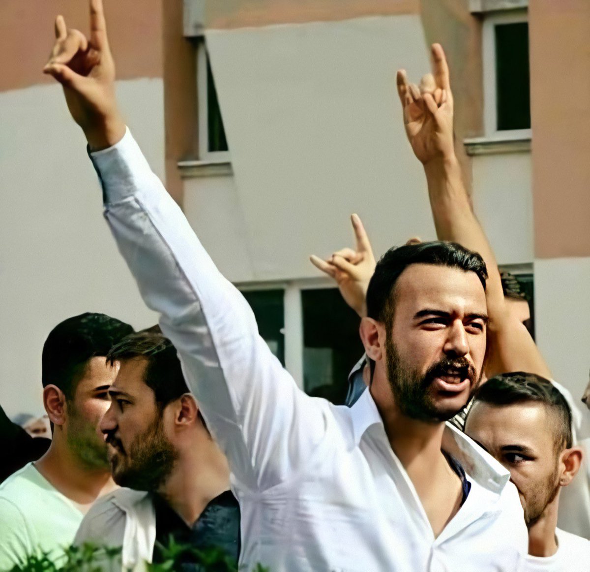 benguturktv's tweet photo. Kutlu yolda son yolbaşçı minnettardır, vatan sana ! 

Şehit Fırat Yılmaz Çakıroğlu! 🇹🇷🇹🇷🇹🇷 https://t.co/DE6kQDYI1G
