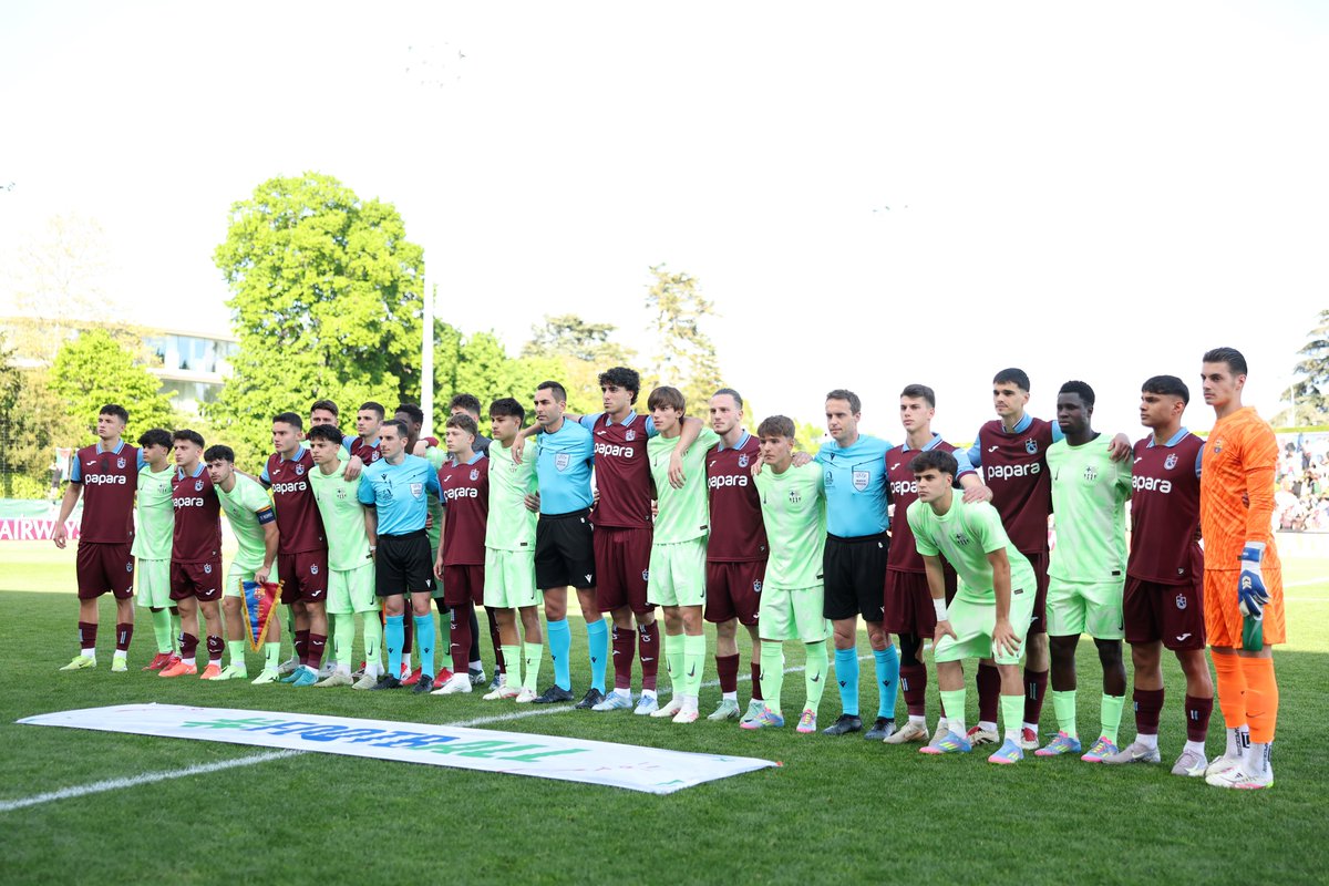 Trabzonspor Özkan Sümer Futbol Akademisi (@tsakademi) on Twitter photo İki bordo-mavinin sahadaki bu değerli buluşmasında gösterdiğiniz mücadele ve kazandığınız şampiyonluk için tebrikler.
Tekrar görüşmek üzere ❤️💙
<a href="/FCBmasia/">FC Barcelona - Masia</a> | <a href="/UEFAMensYouth/">UEFA Youth League</a> İki bordo-mavinin sahadaki bu değerli buluşmasında gösterdiğiniz mücadele ve kazandığınız şampiyonluk için tebrikler.
Tekrar görüşmek üzere ❤️💙
<a href="/FCBmasia/">FC Barcelona - Masia</a> | <a href="/UEFAMensYouth/">UEFA Youth League</a>
