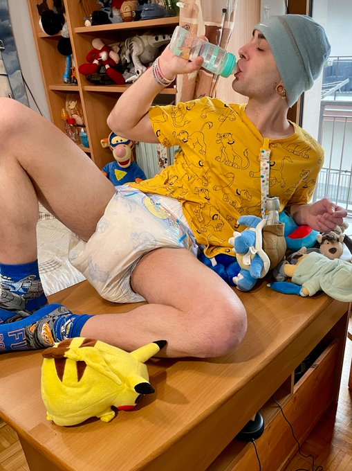 Watch Leo 🐱's leaked NSFW photo on TwXstars