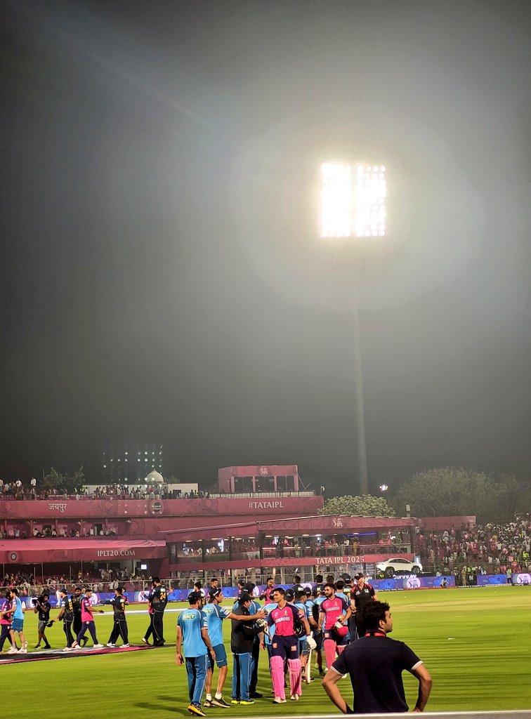 momoskhanehaibc's tweet image. Lucky to have witnessed this in the stadium. #HallaBol 💗💗