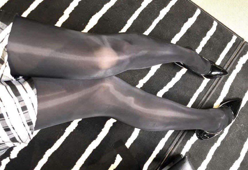 RoRiCon_BDSMer's tweet photo. 會不會看膩了透明靴子🥹
來點腿怎麼樣(˶‾᷄ ⁻̫ ‾᷅˵)
#feet #foot #feetmodels #fetisch #feetfetishgang #clearheels #clearboots #transparentheels #transparentboots #戀足 #足控 #原創 #腳趾 #腳 #腳腳 #腳底 https://t.co/eJhJh2cbKA