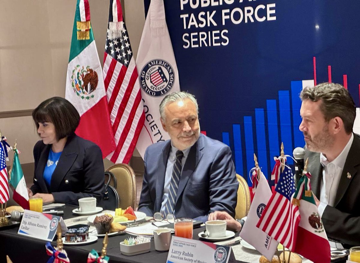 aramirezcuellar's tweet photo. Conversamos con los líderes de las principales empresas norteamericanas, quienes expresaron gran confianza en nuestro país. Coincidimos en fortalecer los lazos comerciales del T-MEC y en reconocer la importancia de abrir un gran debate sobre la Ley de Telecomunicaciones y competencia.