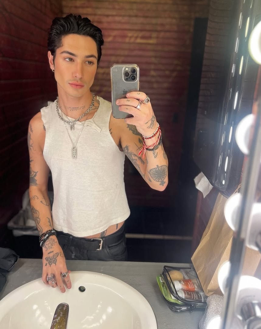 NeverTakeitOff's tweet photo. 🐍 @remingtonleith’s FOLLOW ME stainless steel gunmetal ring is such a popular addition to his line! Head straight over to his page and secure your very own along with some other corresponding goodies to get ready for their upcoming tours!
https://t.co/zXRBmPGa15 https://t.co/gBrafD8KLO