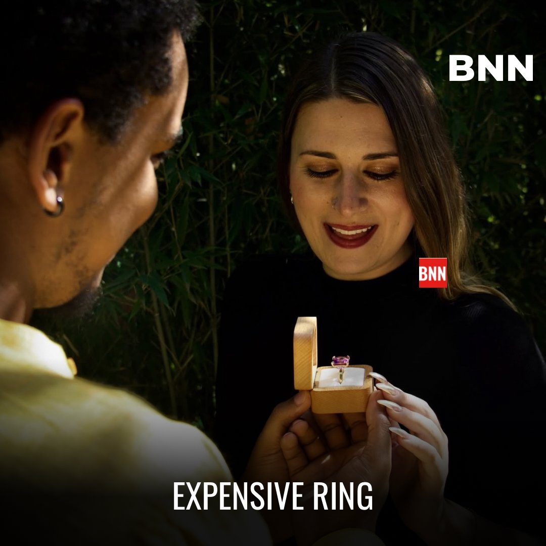 edgarobare's tweet photo. Former Instagram sensation, Sean Andrew, boasts about proposing to his girlfriend with an 11-karat gold ring. #seanandrew #bnnbasic
JOIN BNN BASIC- https://t.co/OM1S2USiDp https://t.co/9yrPxmM4eb
