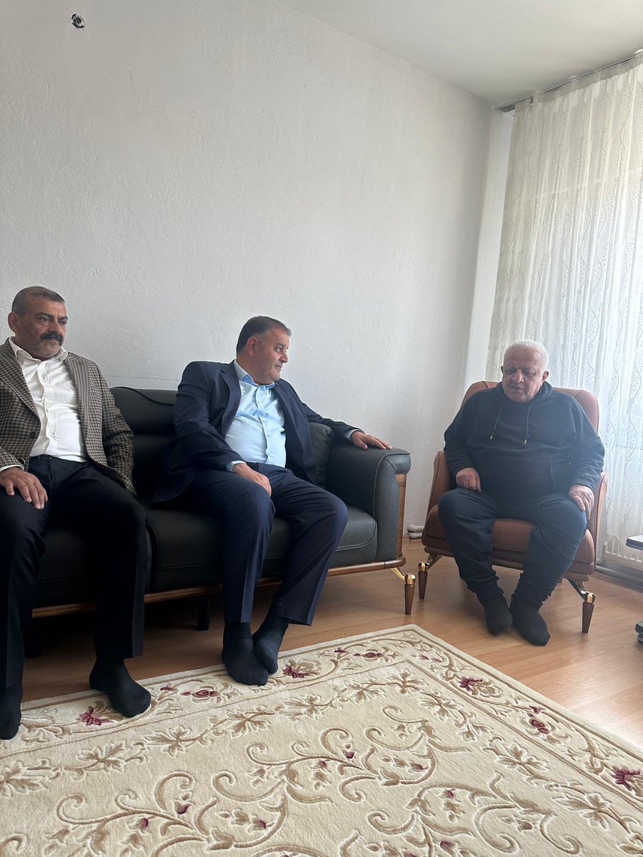 Partimize uzun yıllar emek veren, dava ve hizmet şuuruyla her zaman örnek olan kıymetli büyüğümüz Zübeyir Bürge Hocamıza bir ahde vefa ziyareti gerçekleştirdik.

Kıymetli Hocamıza, gösterdiği misafirperverlikten ve ülkücü davaya olan sarsılmaz bağlılığından dolayı