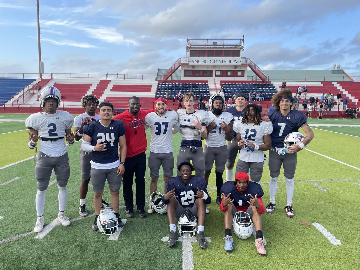 1st spring ball in the books! Proud of this group and the growth they made this spring. 

#HailTheAggieCrew #NoMansLand