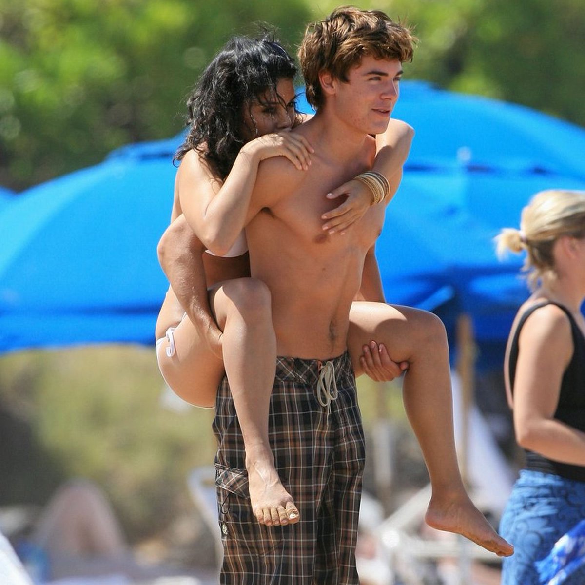 May 1, 2007: Vanessa Hudgens and Zac Efron at the beach in Hawaii., image size:1200x1200
