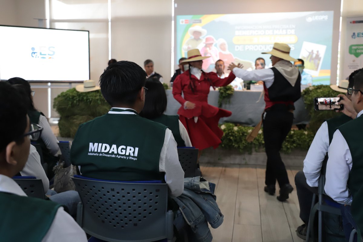 Uegps_Midagri's tweet photo. 📢 ¡Arrancamos en AREQUIPA la #ESCO2025!
Con el lanzamiento oficial, iniciaremos el estudio de costos de producción de la alfalfa 🌿, clave para fortalecer la planificación agraria en la región. https://t.co/OImkzJ58sI